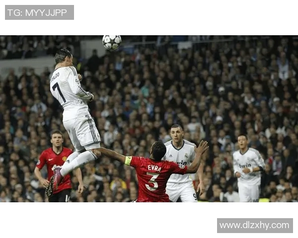 足球解说大师的精彩瞬间与经典点评回顾,领略足坛巨星的独特视角 足球解说大师的精彩瞬间与经典点评回顾,领略足坛巨星的独特视角